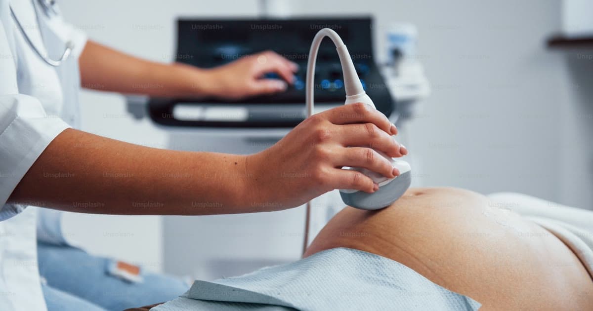 Devenir gynécologue en 2026 : médicale ou obstétrique ?