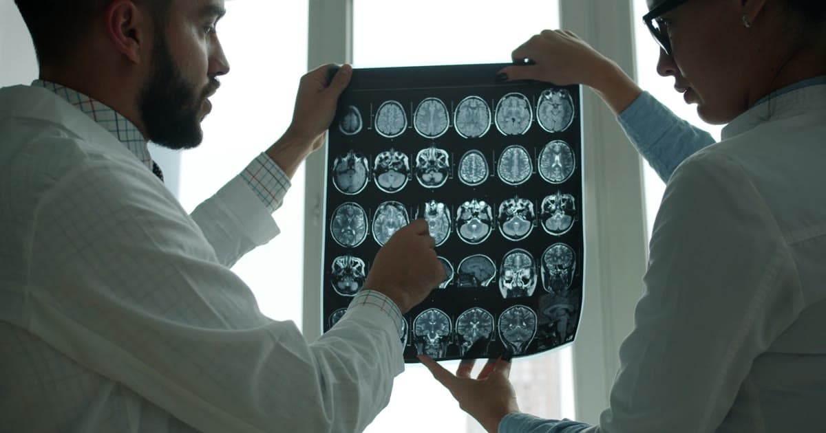 Devenir radiologue en 2026 : la spécialité la mieux payée ?